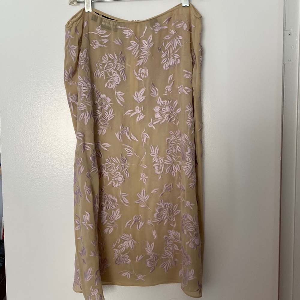 100% silk , embossed skirt